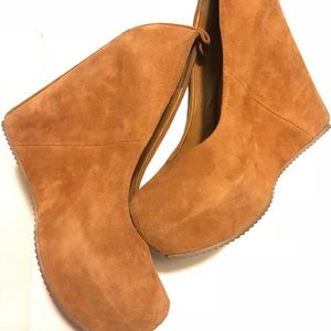 ALDO Tan Suede Wedges